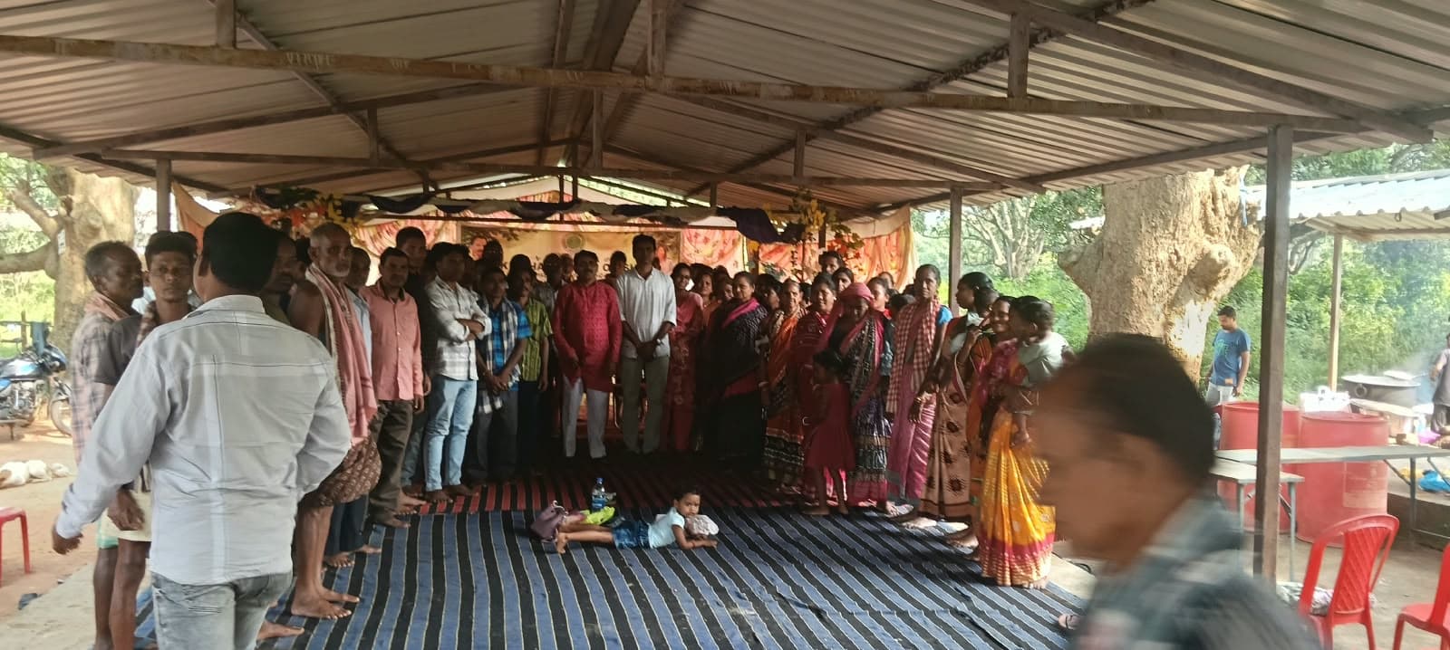Women and men participants at the Sundargarh district meeting